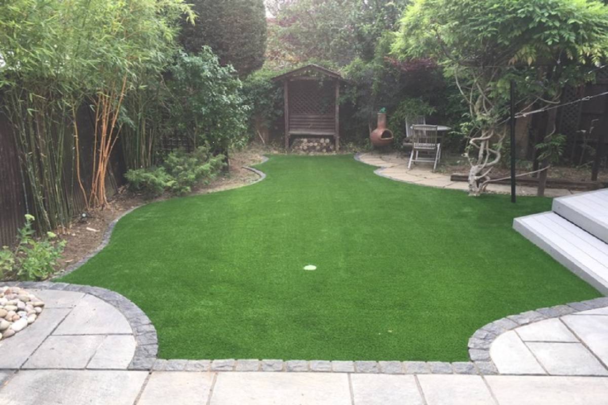 rustic artificial grass garden Newport Pagnell, Milton Keynes, Buckinghamshire UK, synthetic lawns